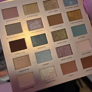 ICONIC London Eyeshadow Palette - Pink, Gold, Blue Hues